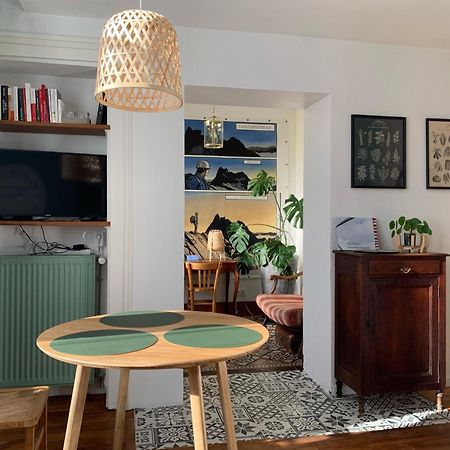A Deux Pas De La Gare, La Maison Rouge 阿尔贝维尔 外观 照片