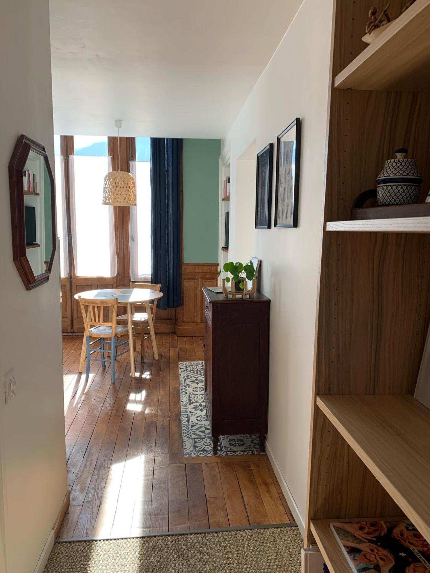 A Deux Pas De La Gare, La Maison Rouge 阿尔贝维尔 外观 照片